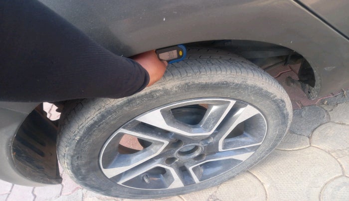 2022 Tata Tiago XZ PLUS PETROL, Petrol, Manual, 59,358 km, tyre