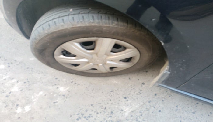 2013 Skoda Rapid AMBITION 1.6 MPI MT, Petrol, Manual, 27,366 km, tyre