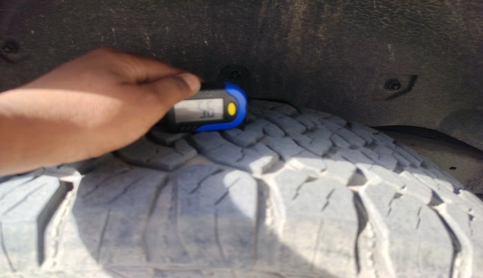 2024 Mahindra Thar AX (O) D 2WD HT, Diesel, Manual, 33,397 km, tyre