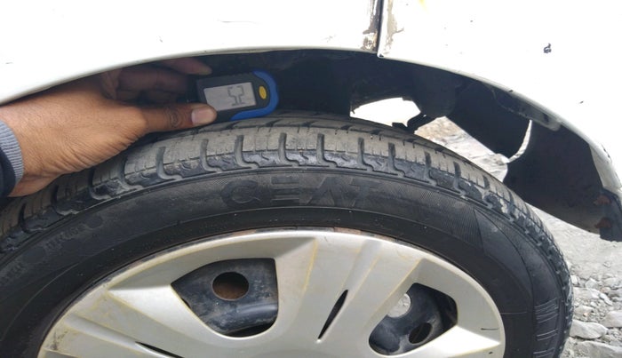 2017 Maruti Wagon R 1.0 VXI AMT, CNG, Automatic, 83,729 km, tyre