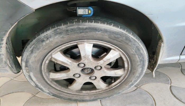 2006 Hyundai Santro Xing XE, Petrol, Manual, 1,78,587 km, tyre