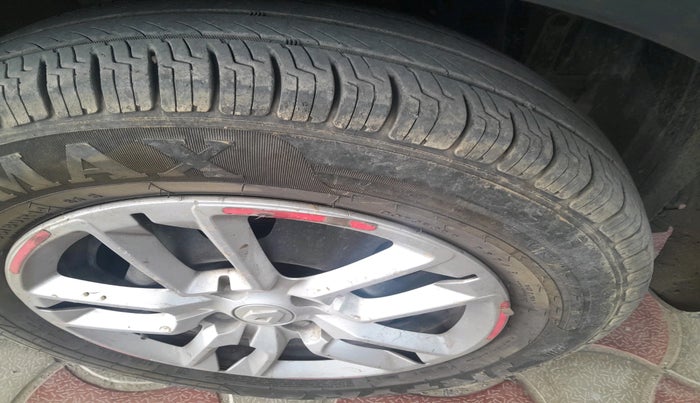 2019 Renault TRIBER RXT, Petrol, Manual, 1,52,104 km, tyre