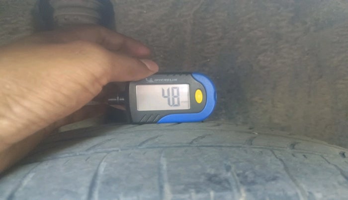 2017 Maruti Swift LXI (O), Petrol, Manual, 95,324 km, tyre