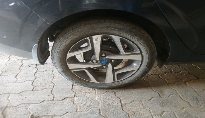 2023 Hyundai AURA SX 1.2 CNG, CNG, Manual, 39,105 km, tyre