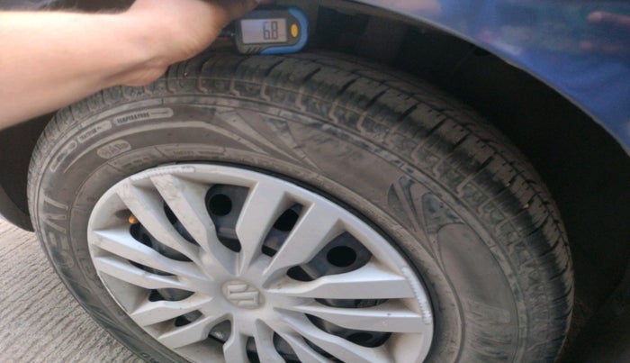 2017 Maruti Dzire VXI, Petrol, Manual, 60,341 km, tyre