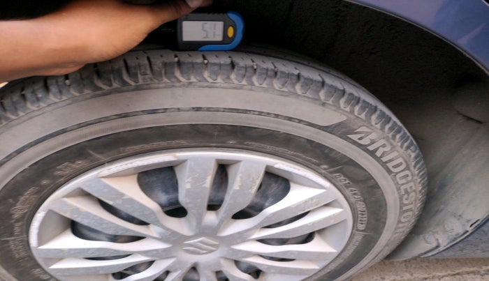 2017 Maruti Dzire VXI, Petrol, Manual, 60,341 km, tyre