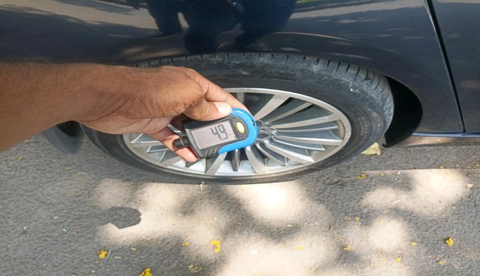 2016 BMW 3 Series 320D GT LUXURY LINE, Diesel, Automatic, 1,10,081 km, tyre