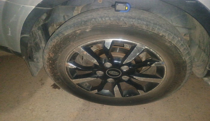 2019 Mahindra XUV500 W11, Diesel, Manual, 45,966 km, tyre