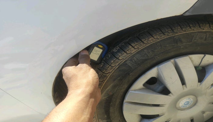 2013 Hyundai Eon D-LITE, Petrol, Manual, 72,864 km, tyre