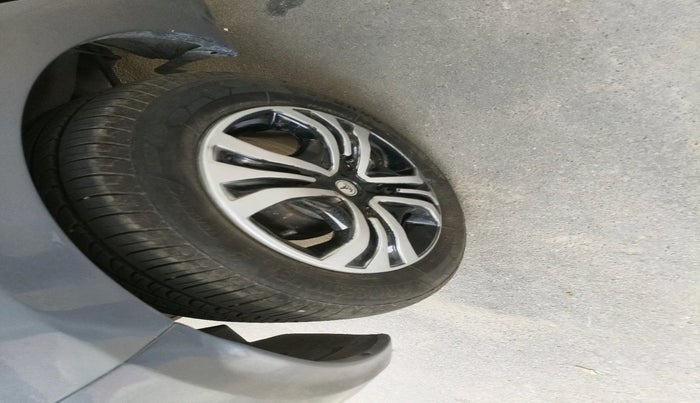 2019 Tata Tiago XZ PETROL, Petrol, Manual, 86,604 km, tyre