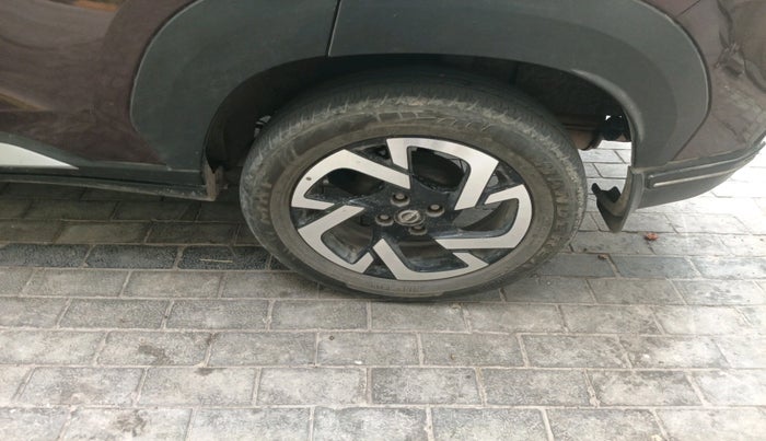 2022 Nissan MAGNITE XV PREMIUM TURBO CVT, Petrol, Automatic, 56,835 km, tyre