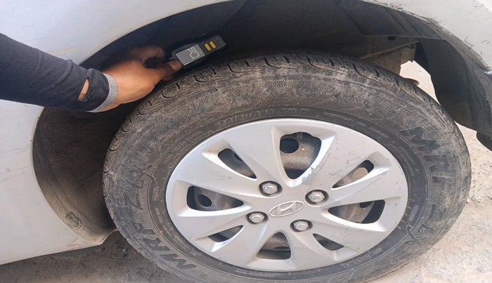 2011 Hyundai i10 MAGNA 1.2, CNG, Manual, 95,000 km, tyre