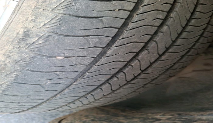 2017 Jeep Compass LONGITUDE (O) 2.0 DIESEL, Diesel, Manual, 1,46,428 km, tyre