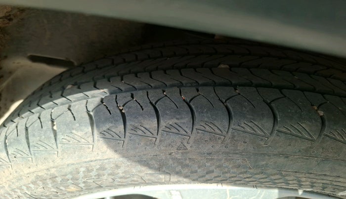 2017 Jeep Compass LONGITUDE (O) 2.0 DIESEL, Diesel, Manual, 1,46,428 km, tyre