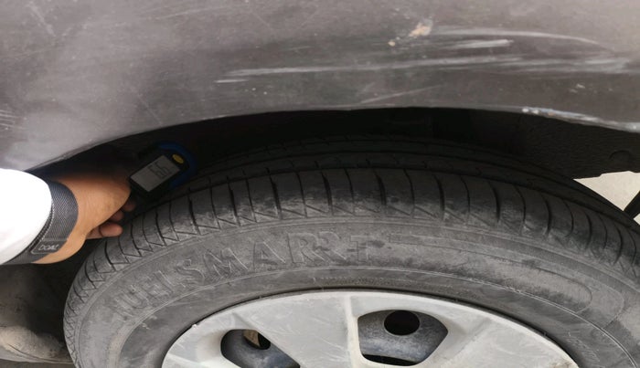 2011 Maruti Ritz VXI, CNG, Manual, 1,50,000 km, tyre