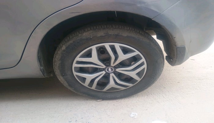 2013 Maruti Swift Dzire VXI, Petrol, Manual, 74,635 km, tyre
