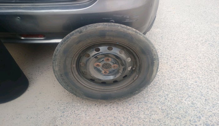 2013 Maruti Swift Dzire VXI, Petrol, Manual, 74,635 km, tyre