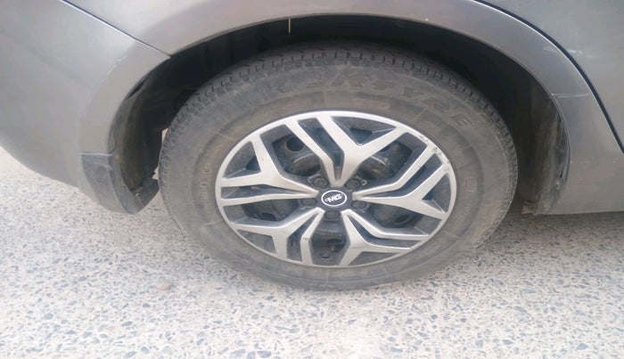 2013 Maruti Swift Dzire VXI, Petrol, Manual, 74,635 km, tyre