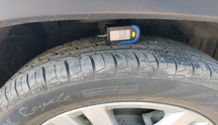 2016 Maruti Vitara Brezza ZDI, Diesel, Manual, 1,31,328 km, tyre