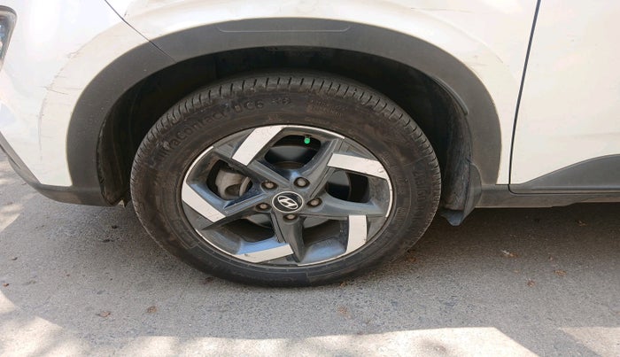 2020 Hyundai VENUE SX 1.4 CRDI, Diesel, Manual, 1,38,615 km, tyre