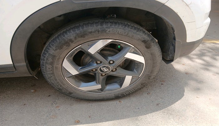 2020 Hyundai VENUE SX 1.4 CRDI, Diesel, Manual, 1,38,615 km, tyre