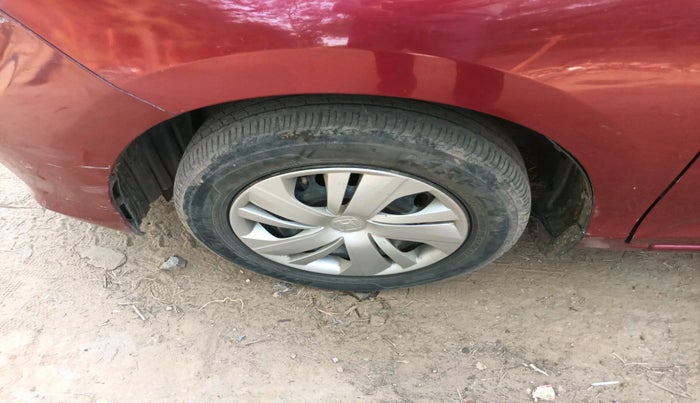 2018 Honda Amaze 1.5L I-DTEC S CVT, Diesel, Automatic, 2,38,449 km, tyre