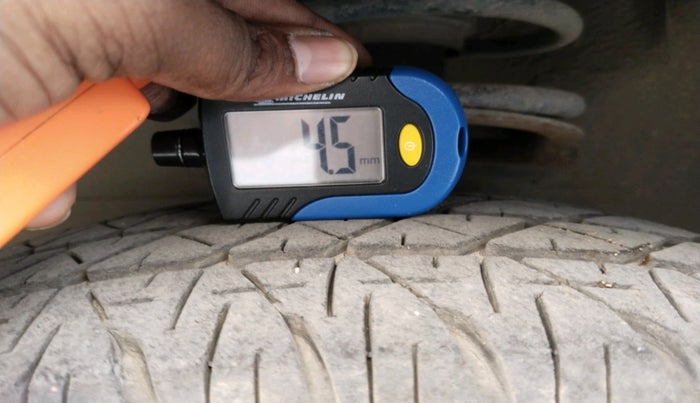 2011 Maruti Swift VXI, Petrol, Manual, 51,380 km, tyre