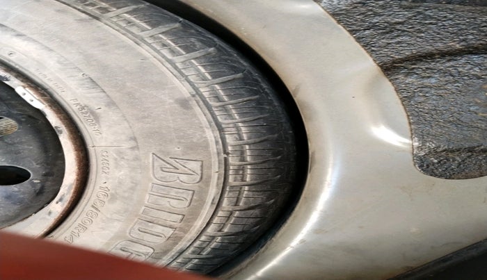 2011 Maruti Swift VXI, Petrol, Manual, 51,380 km, tyre