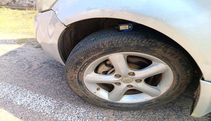 2007 Maruti SX4 ZXI, Petrol, Manual, 1,52,635 km, tyre