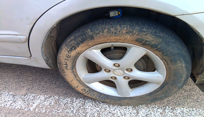 2007 Maruti SX4 ZXI, Petrol, Manual, 1,52,635 km, tyre