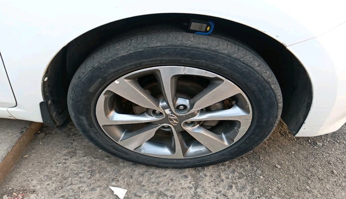 2015 Hyundai Elite i20 ASTA 1.4 CRDI, Diesel, Manual, 1,05,033 km, tyre