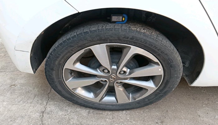 2015 Hyundai Elite i20 ASTA 1.4 CRDI, Diesel, Manual, 1,05,033 km, tyre