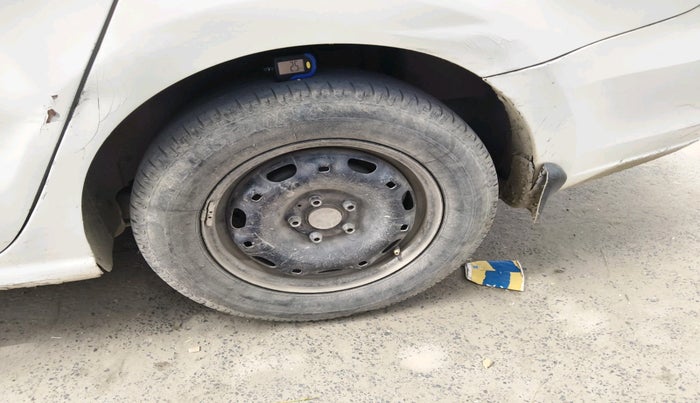 2012 Skoda Rapid AMBITION 1.6 MPI MT PLUS, CNG, Manual, 3,00,975 km, tyre