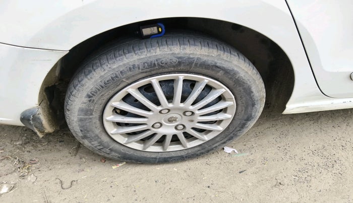 2012 Skoda Rapid AMBITION 1.6 MPI MT PLUS, CNG, Manual, 3,00,975 km, tyre