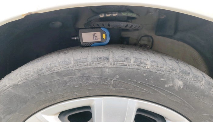 2011 Volkswagen Polo TRENDLINE 1.2L PETROL, Petrol, Manual, 1,14,882 km, tyre