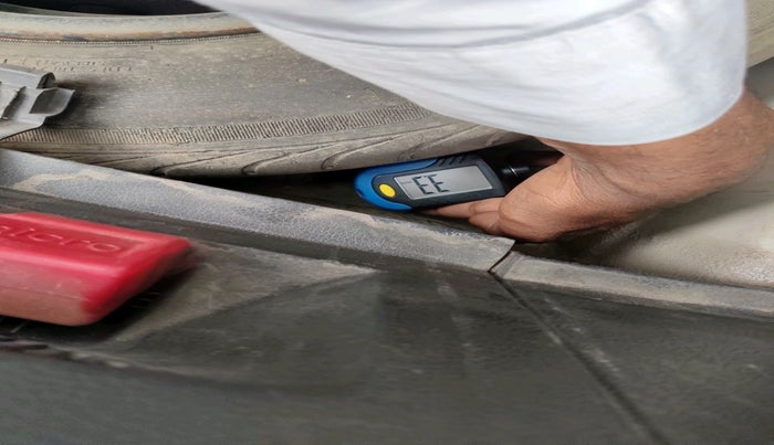 2011 Volkswagen Polo TRENDLINE 1.2L PETROL, Petrol, Manual, 1,14,882 km, tyre