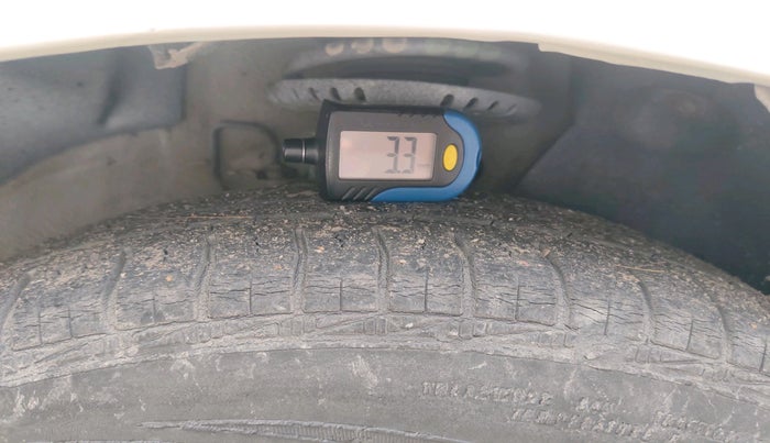 2011 Volkswagen Polo TRENDLINE 1.2L PETROL, Petrol, Manual, 1,14,882 km, tyre