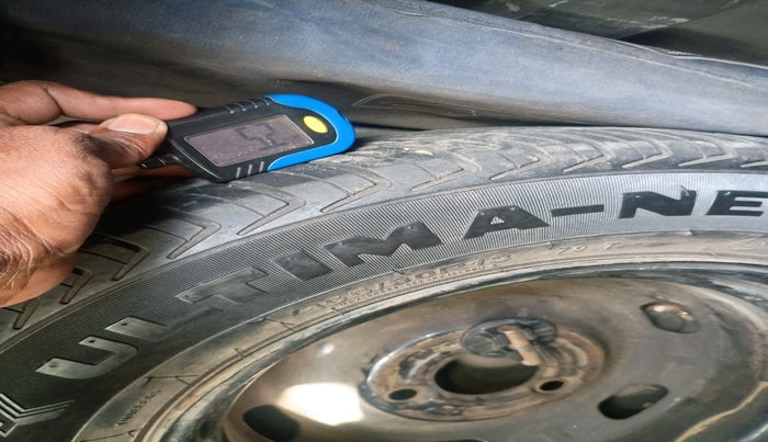 2016 Renault Kwid RXT 0.8, Petrol, Manual, 1,10,569 km, tyre