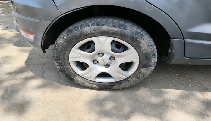 2014 Ford Ecosport TREND 1.5L DIESEL, Diesel, Manual, 1,37,841 km, tyre