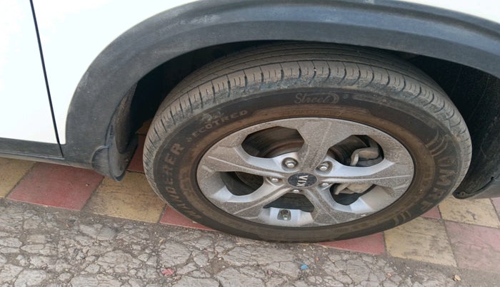 2019 KIA SELTOS HTK PLUS AT 1.5 DIESEL, Diesel, Automatic, 1,05,935 km, tyre