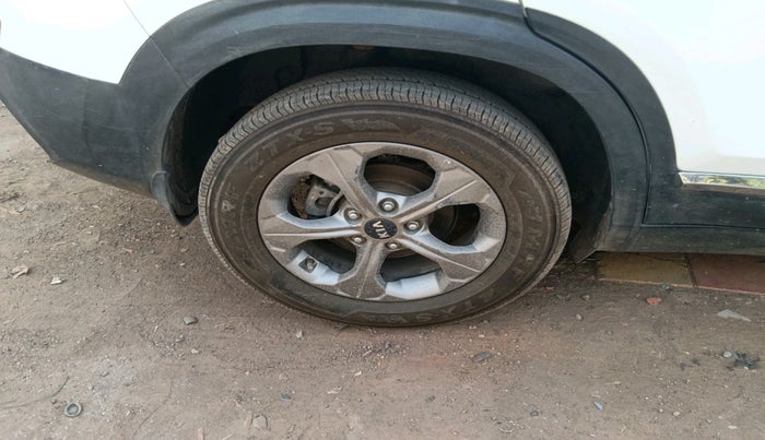 2019 KIA SELTOS HTK PLUS AT 1.5 DIESEL, Diesel, Automatic, 1,05,935 km, tyre