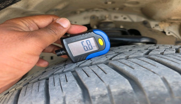 2023 Toyota HILUX HIGH 4X4 AT, Diesel, Automatic, 26,078 km, tyre