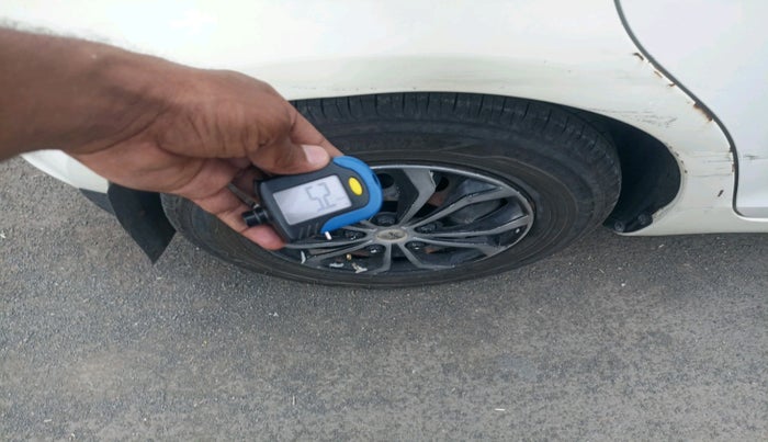 2013 Maruti Swift VDI, Diesel, Manual, 1,60,204 km, tyre