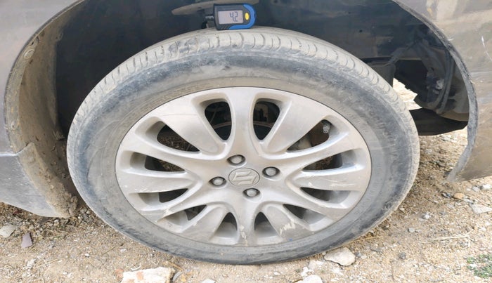 2018 Maruti Baleno ZETA PETROL 1.2, Petrol, Manual, 1,44,407 km, tyre