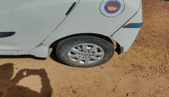 2013 Hyundai Eon D-LITE+, Petrol, Manual, 23,400 km, tyre