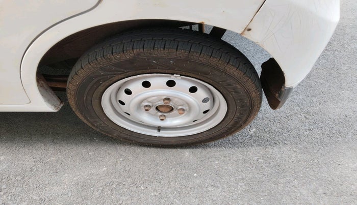 2012 Maruti Wagon R 1.0 LXI CNG, CNG, Manual, 1,26,587 km, tyre