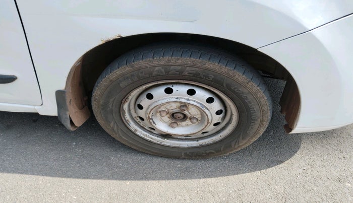 2012 Maruti Wagon R 1.0 LXI CNG, CNG, Manual, 1,26,587 km, tyre