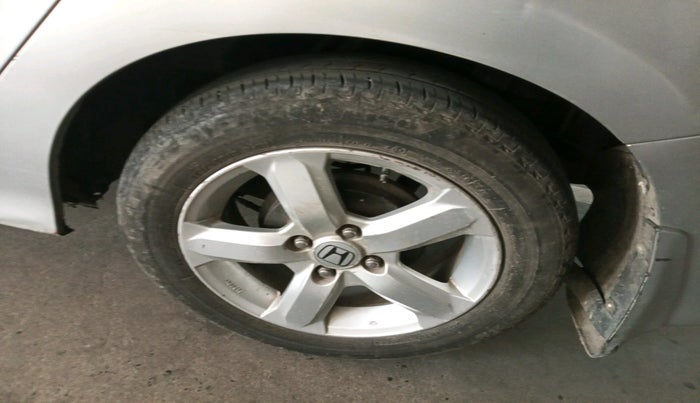 2011 Honda City 1.5L I-VTEC V AT, Petrol, Automatic, 1,82,306 km, tyre