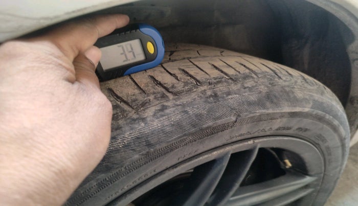 2012 Maruti Ertiga VDI, Diesel, Manual, 1,26,147 km, tyre