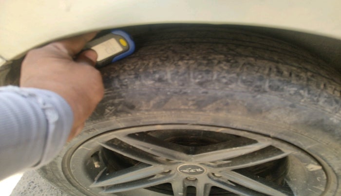 2012 Maruti Ertiga VDI, Diesel, Manual, 1,26,147 km, tyre